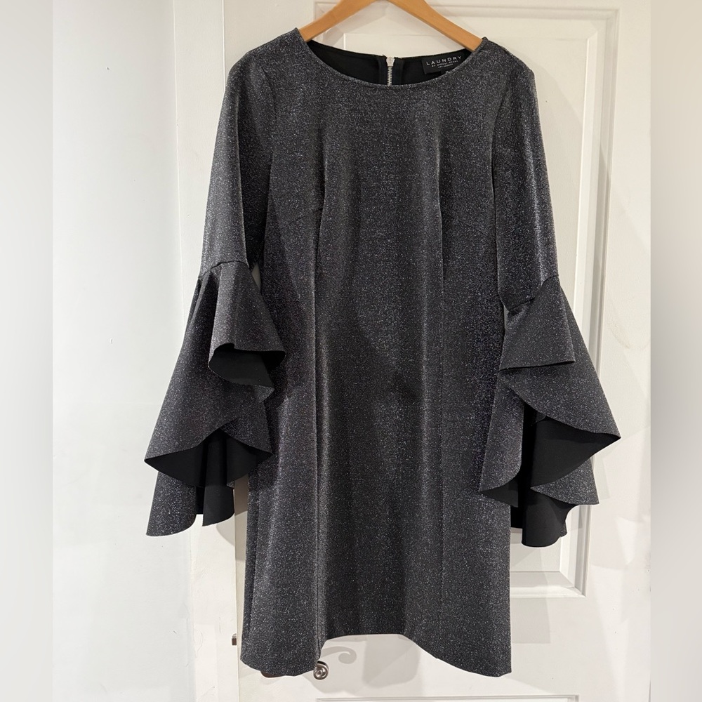 LAUNDRY by Shelli Segal Elegant Black and Silver Women's Evening, Sleeve Detail